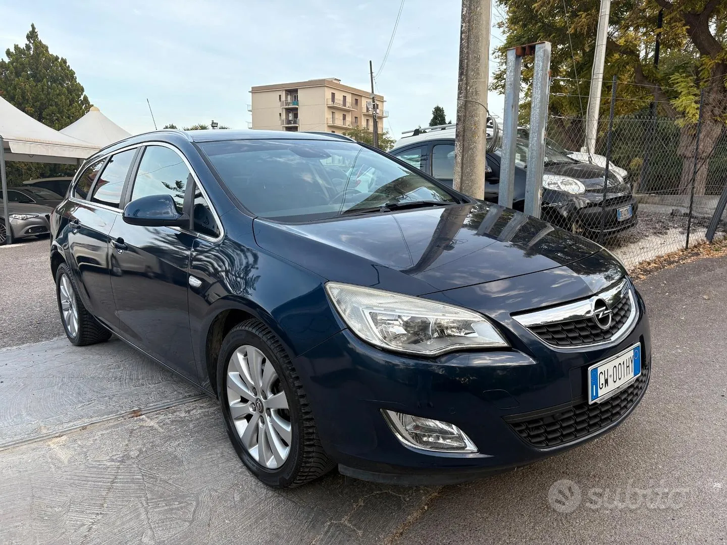 Opel Astra 2012 photo 2