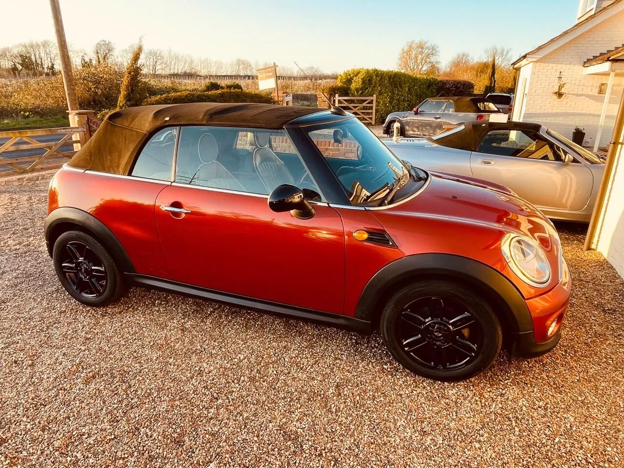 Mini Convertible 2011 photo 2