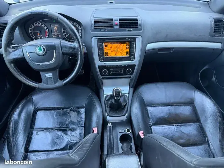 Skoda Octavia 2010 photo 4
