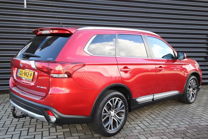 Mitsubishi Outlander 2015 photo 2