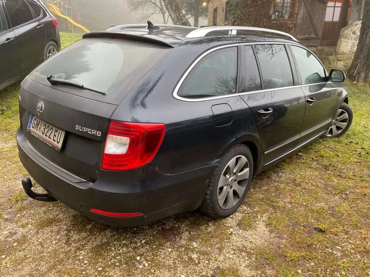 Skoda Superb 2013 photo 3