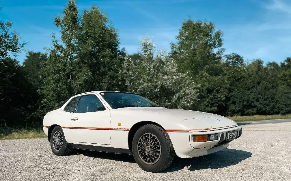 Porsche 924 1980 photo 2