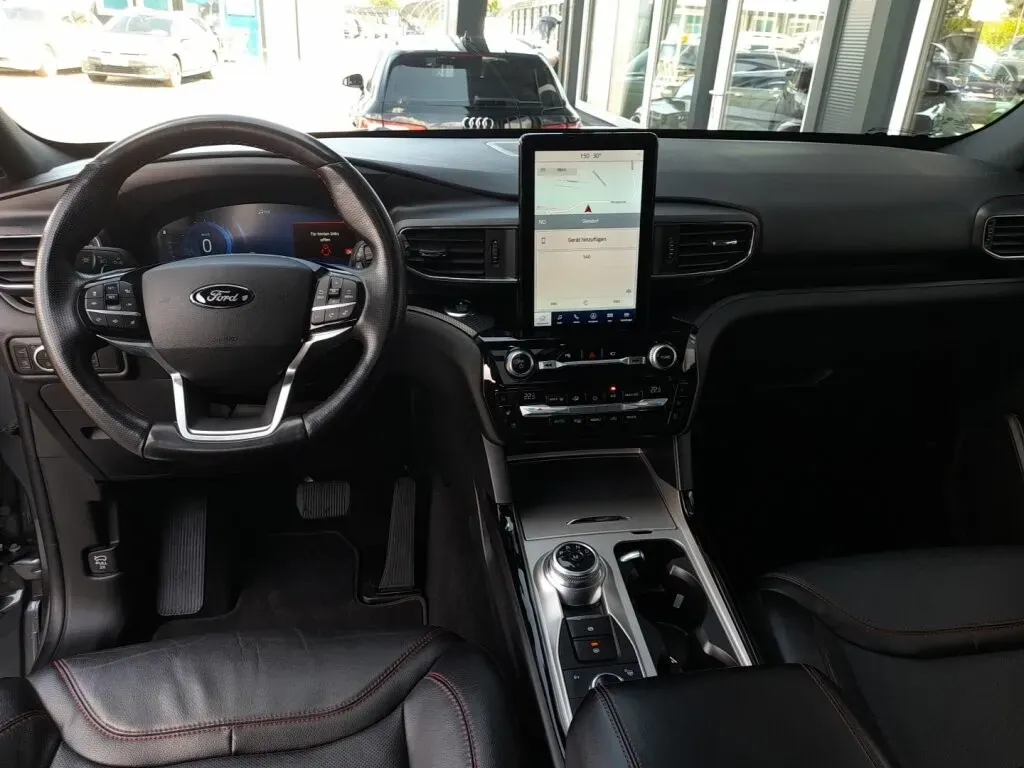 Ford Explorer 2021 photo 3