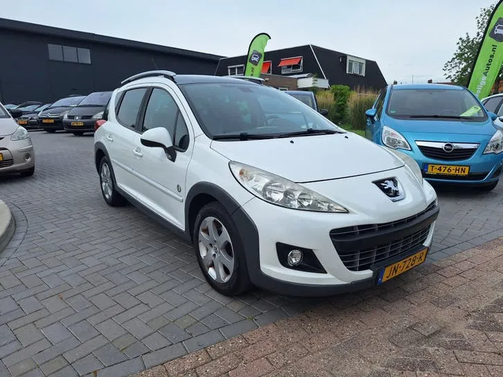 Peugeot 207 2010 photo 2