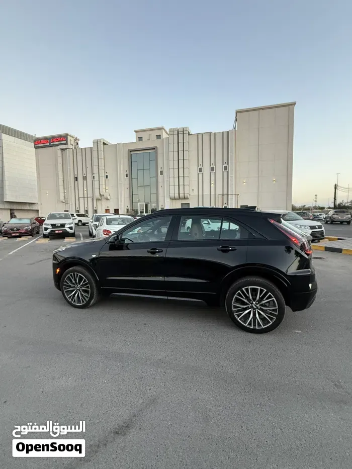Cadillac Xt4 2025 photo 2