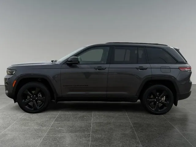 Jeep Grand Cherokee 2024 photo 2