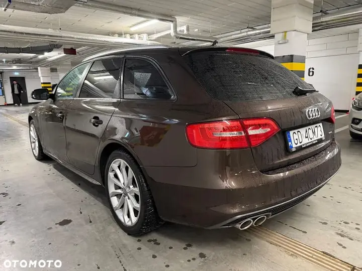 Audi A4 Avant 2014 photo 4