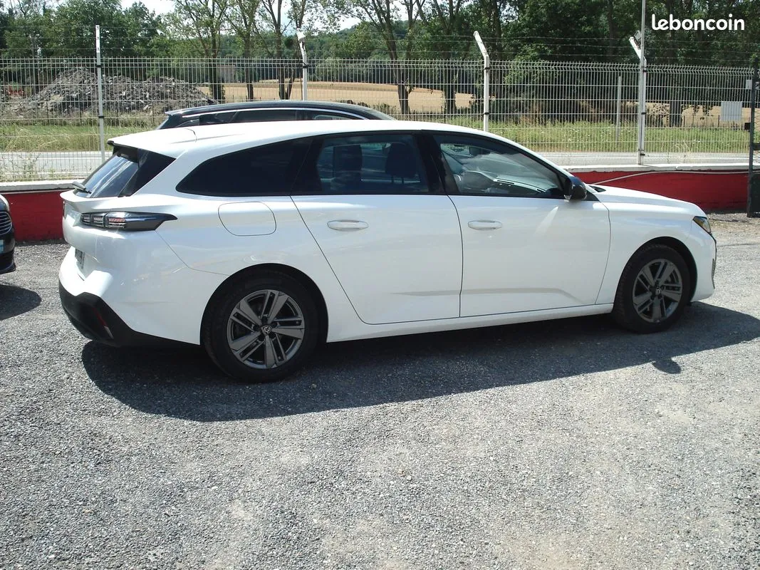 Peugeot 308 2023 photo 3