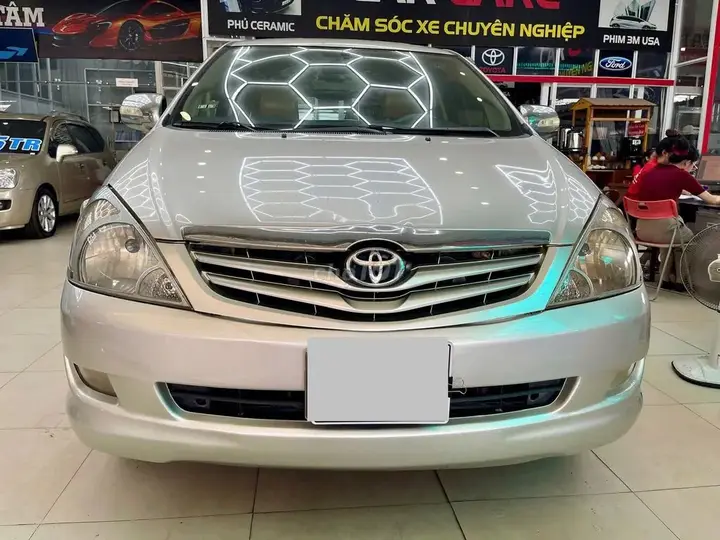 Toyota Innova 2010 photo 5