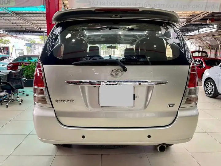 Toyota Innova 2010 photo 4