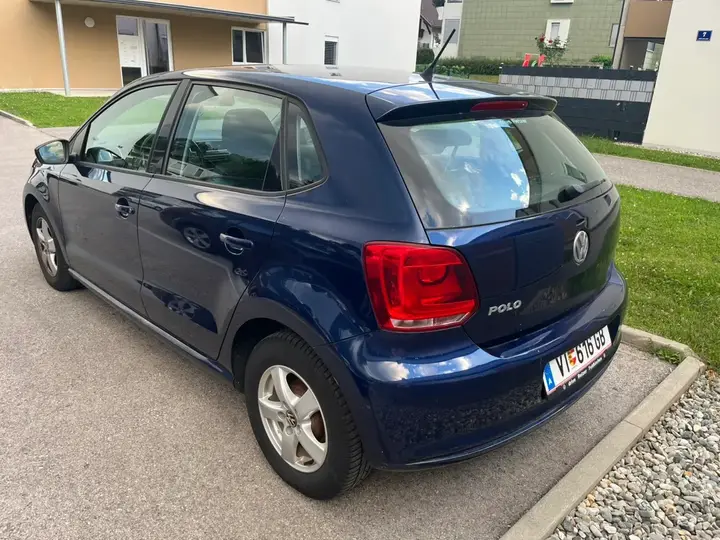 Volkswagen Polo 2011 photo 2