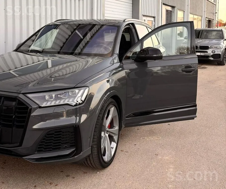 Audi Q7 2021 photo 3
