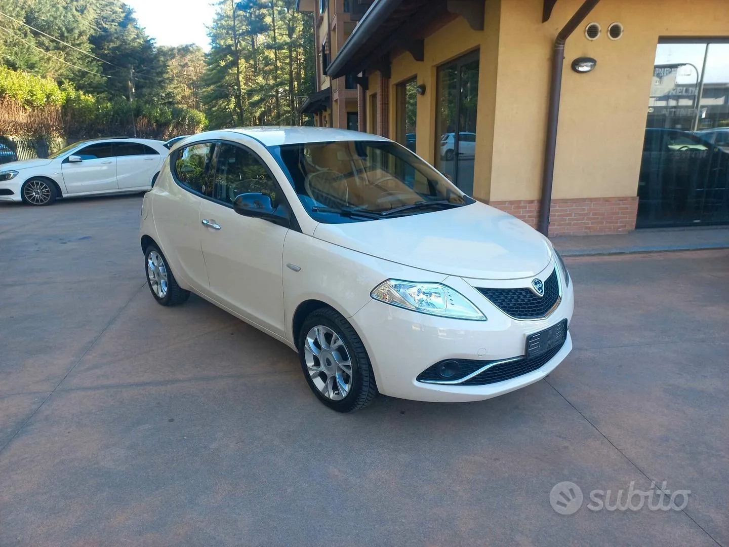 Lancia Ypsilon