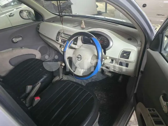 Nissan March 2004 photo 3