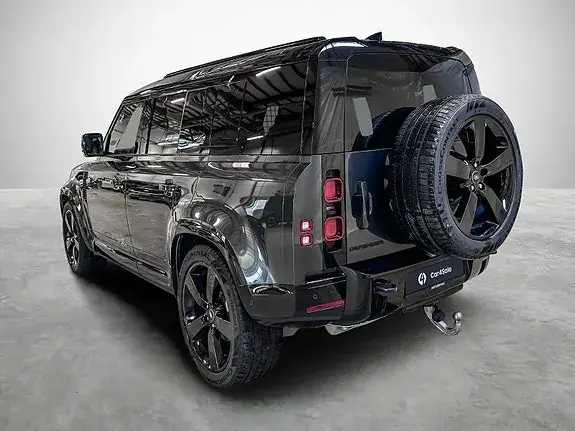 Land Rover Defender 110 2025 photo 3