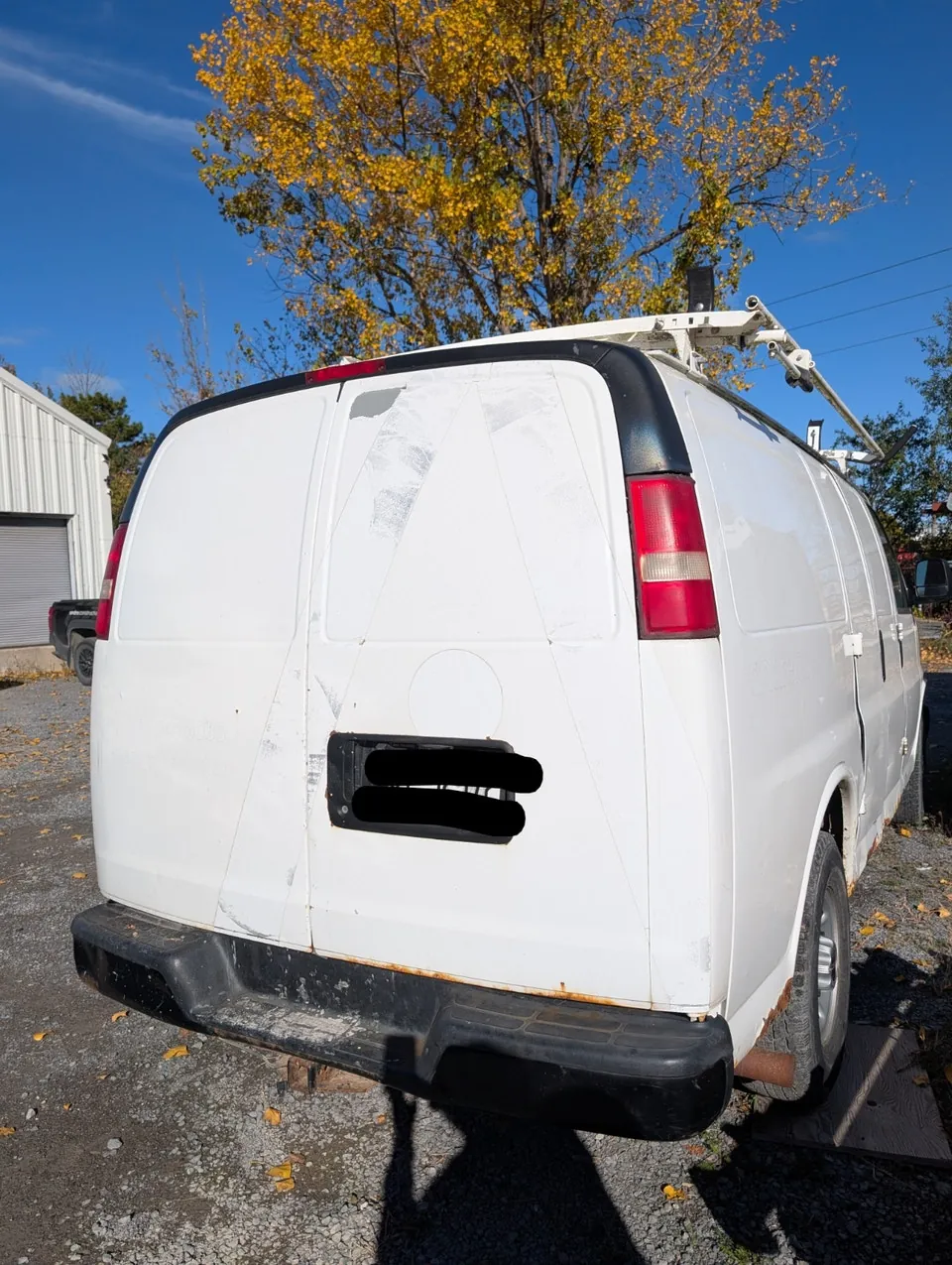 GMC Savana 2012 photo 2