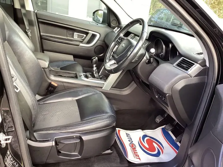 Land Rover Discovery Sport 2017 photo 2