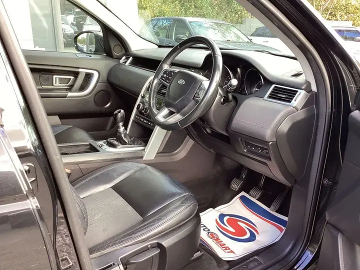 Land Rover Discovery Sport 2017 photo 3