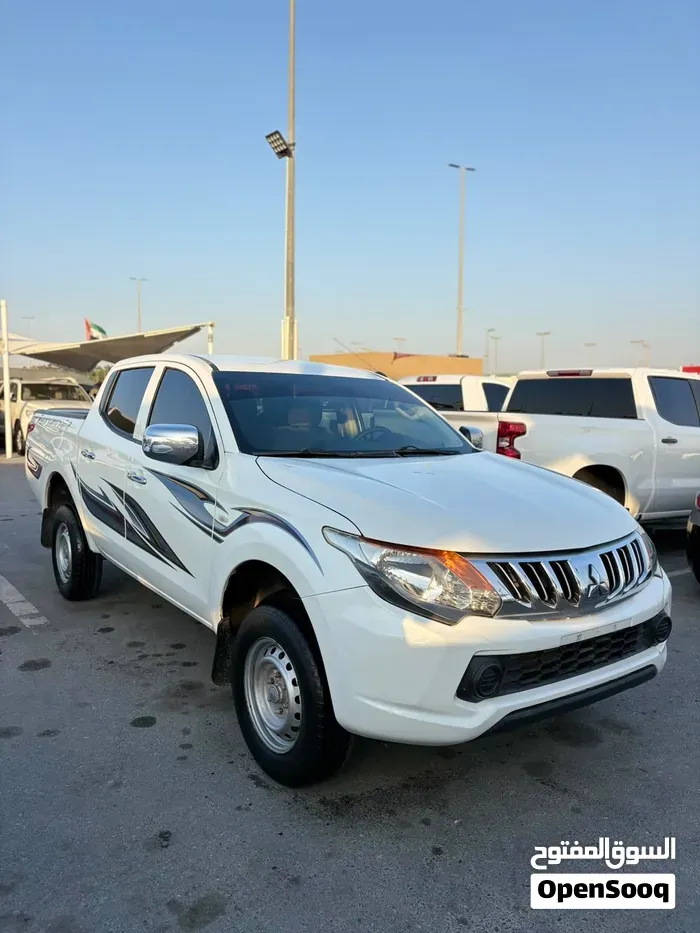 Mitsubishi L200 2016 photo 2
