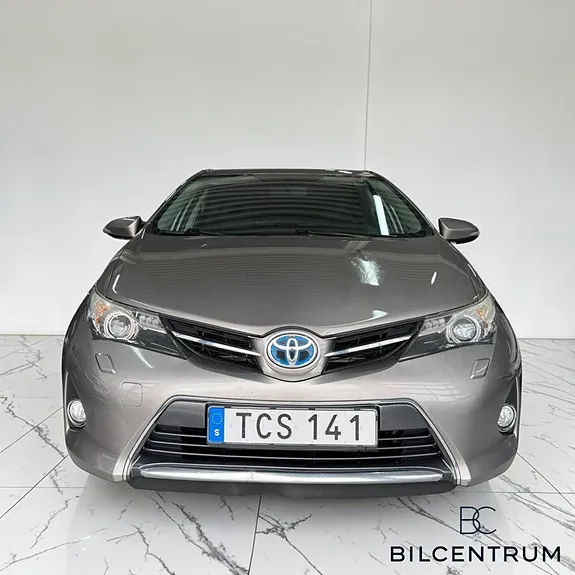Toyota Auris 2014 photo 2