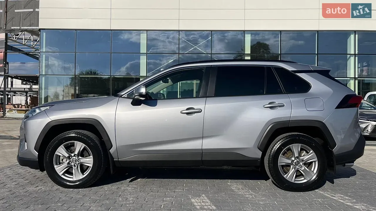 Toyota Rav4 2023 photo 3