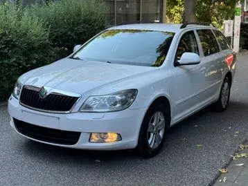 Skoda Octavia 2012 photo 3