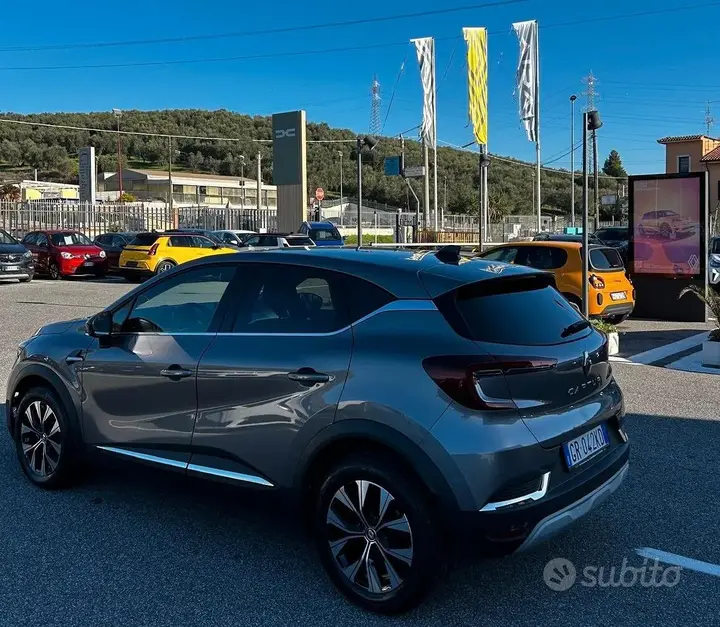 Renault Captur 2023 photo 3