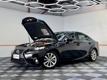 Lexus Is 300H 2013 photo 4