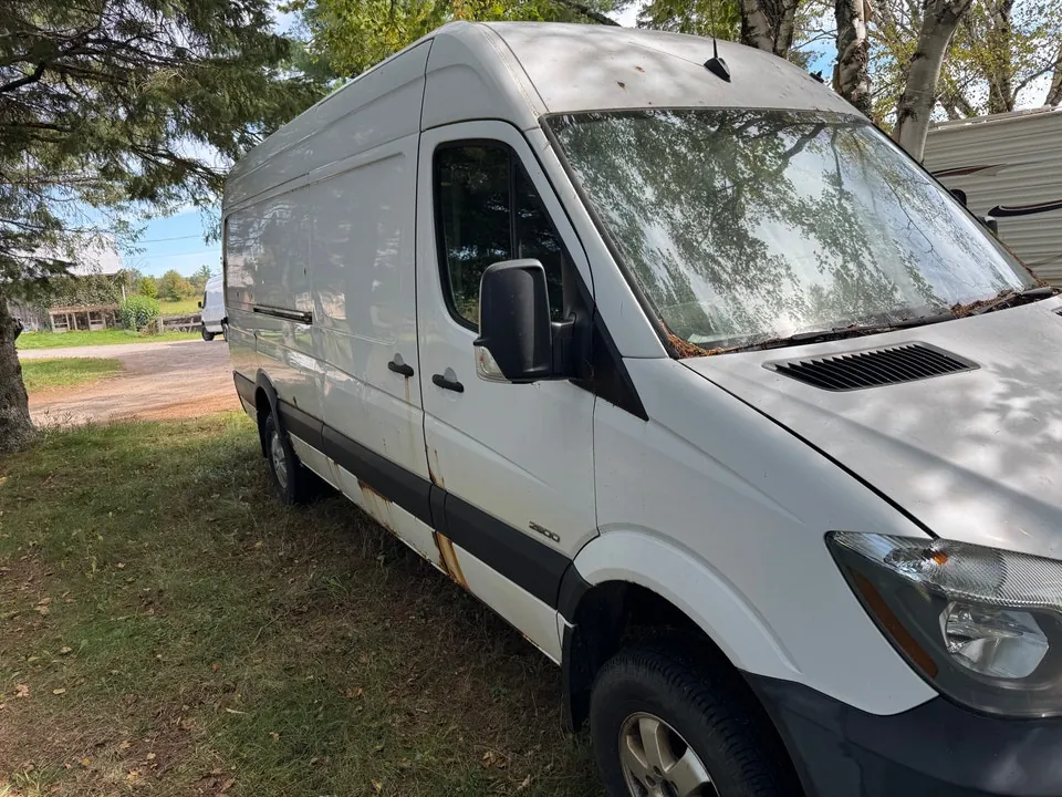 Mercedes-Benz Sprinter Van 2016 photo 2