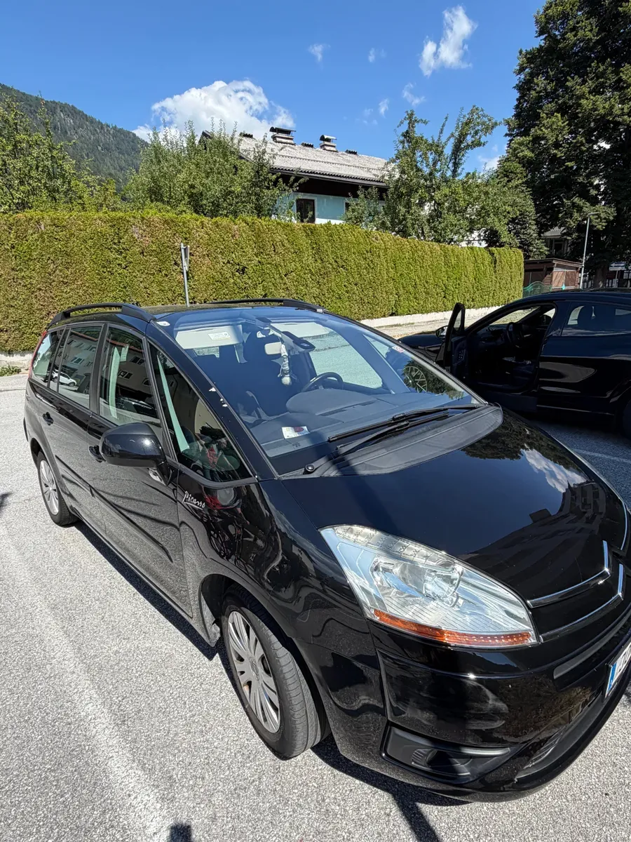 Citroen C4 Picasso 2010 photo 2