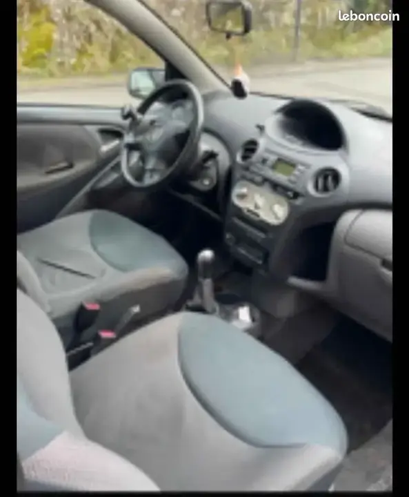 Toyota Yaris 2005 photo 2