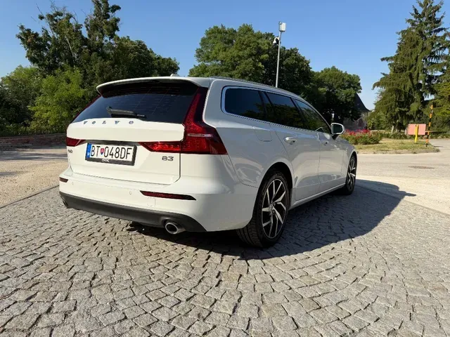 Volvo V60 2021 photo 3