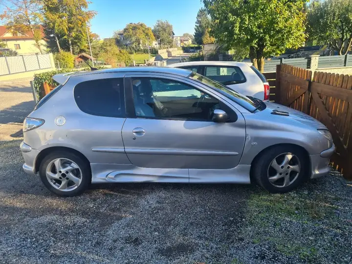 Peugeot 206