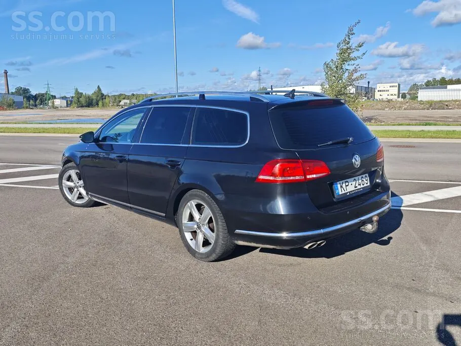 Volkswagen Passat 2012 photo 2