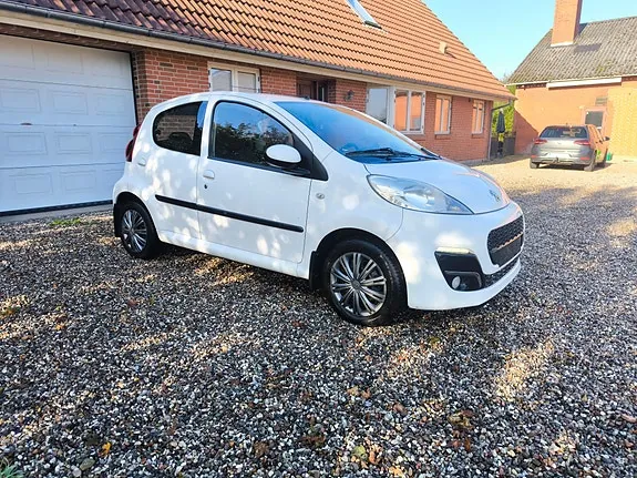 Peugeot 107 2013 photo 3