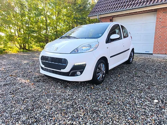 Peugeot 107 2013 photo 2