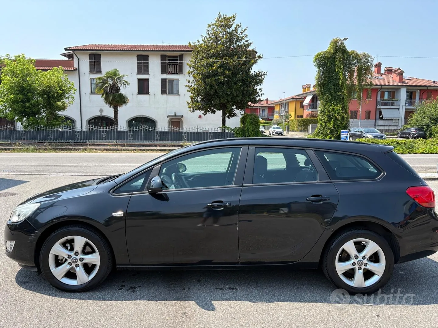 Opel Astra 2012 photo 3