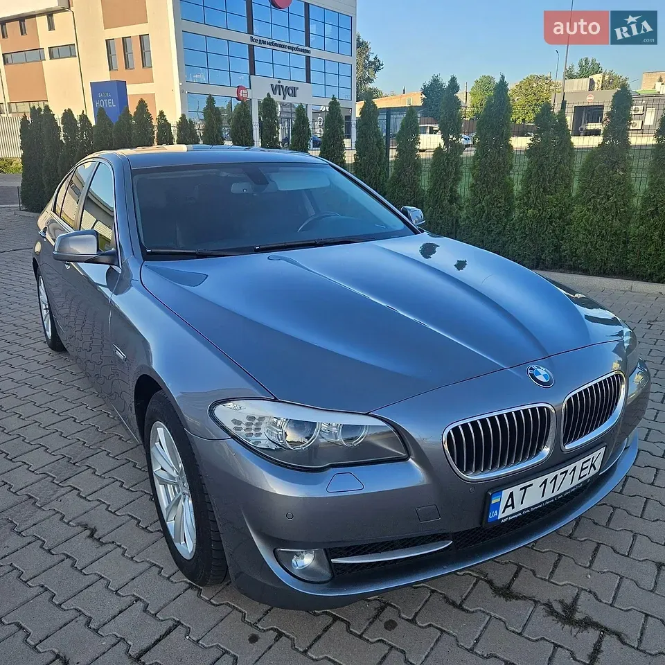 BMW 5 Series 2013 photo 2