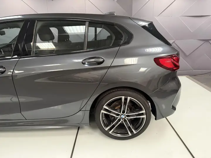 BMW 1 Series 2020 photo 2