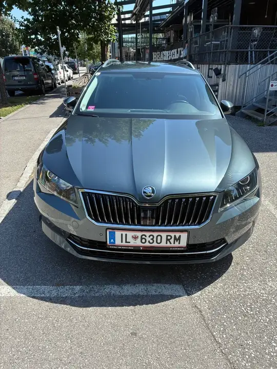 Skoda Superb 2019 photo 2