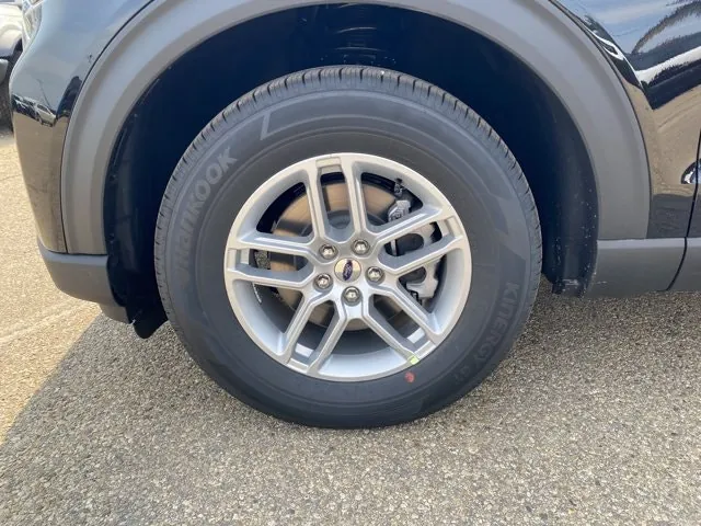 Ford Explorer 2026 photo 3