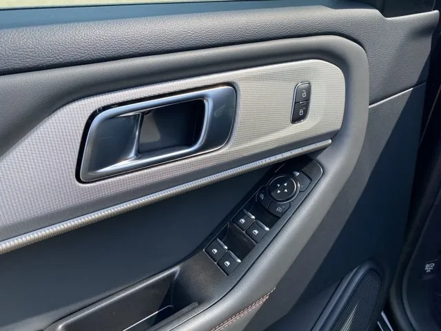 Ford Explorer 2026 photo 5