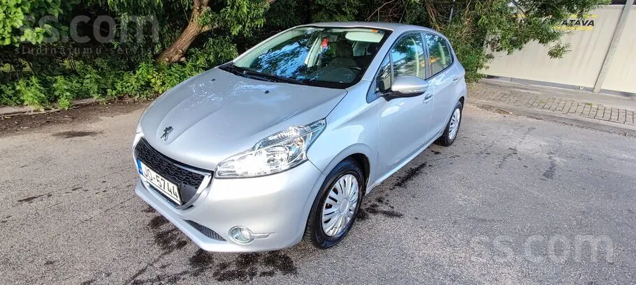 Peugeot 208