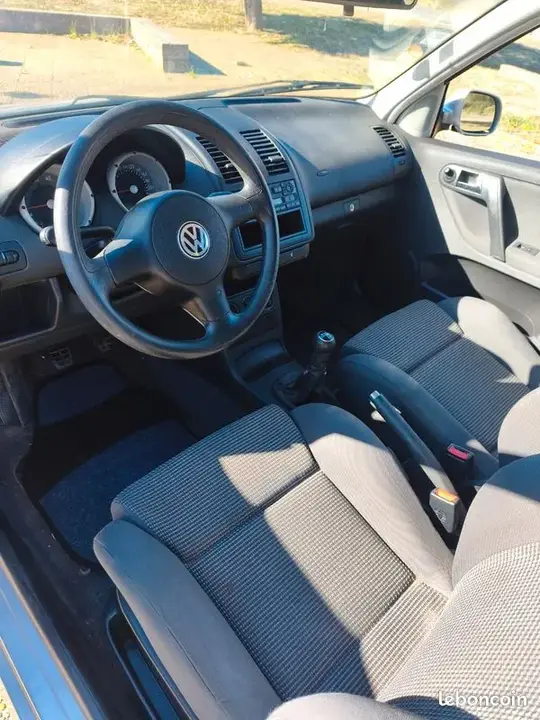 Volkswagen Polo 2000 photo 3