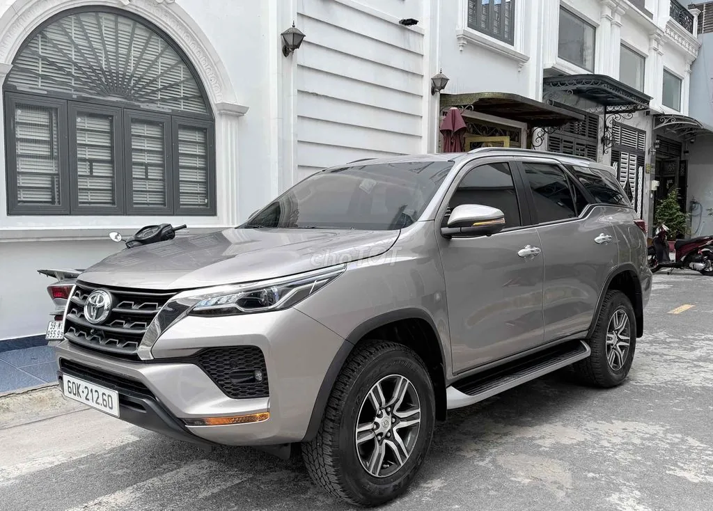 Toyota Fortuner 2022 photo 3