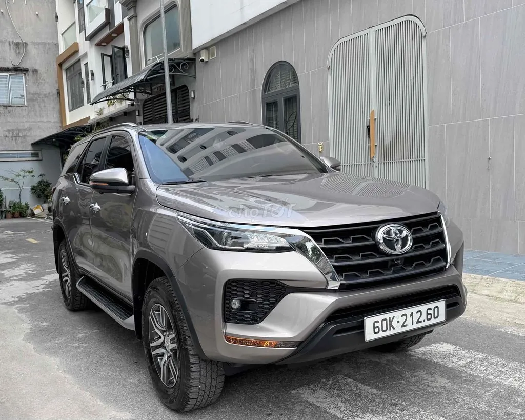 Toyota Fortuner 2022 photo 2