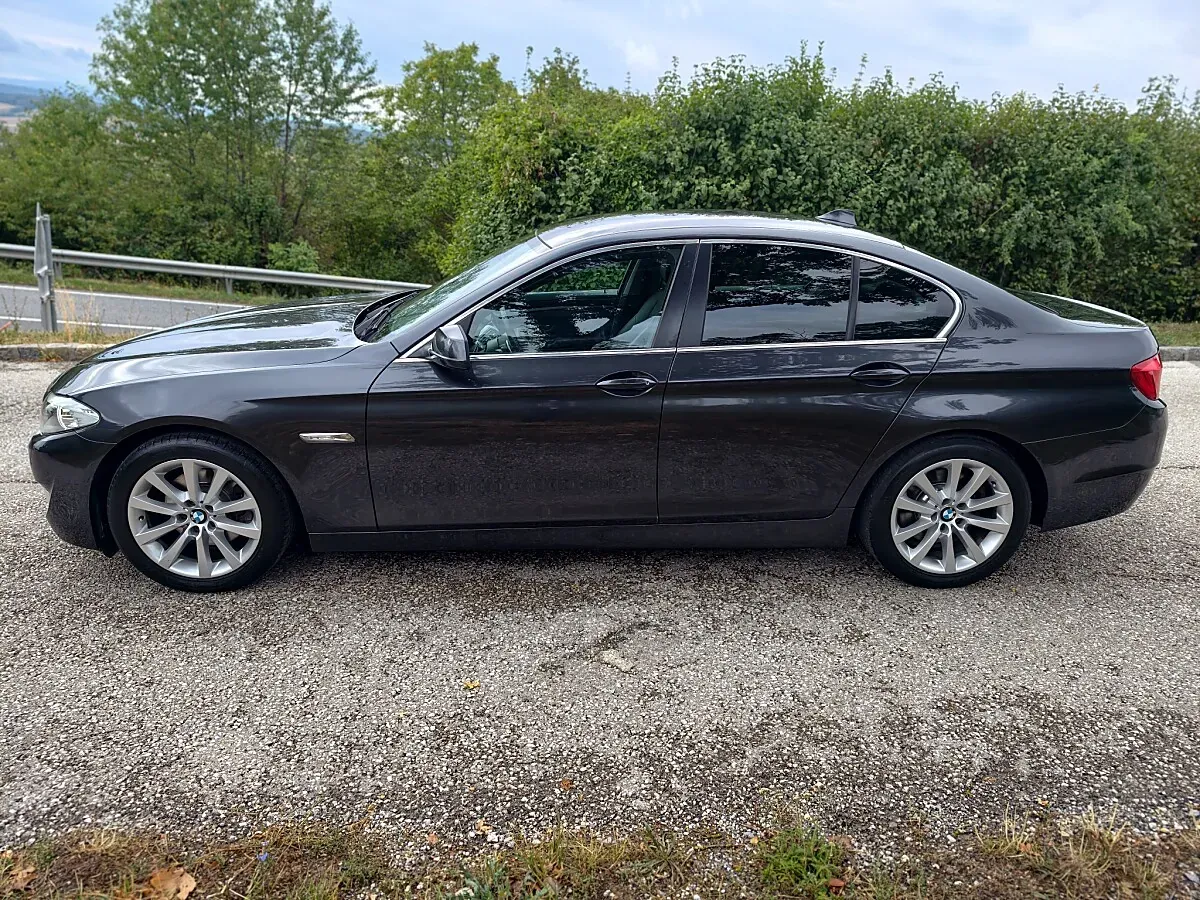 BMW 5 Series 2012 photo 3