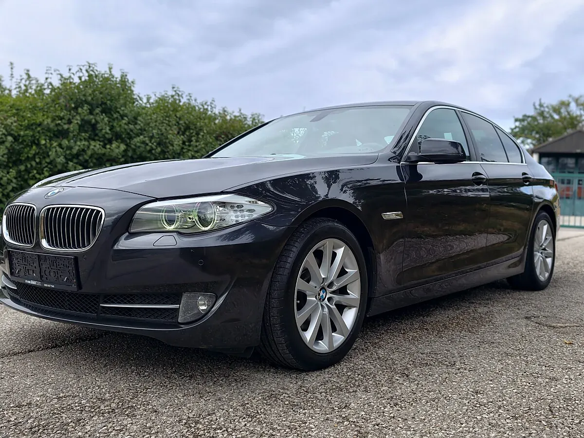 BMW 5 Series 2012 photo 2