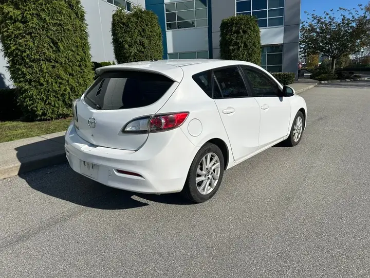 Mazda Mazda3 2013 photo 4