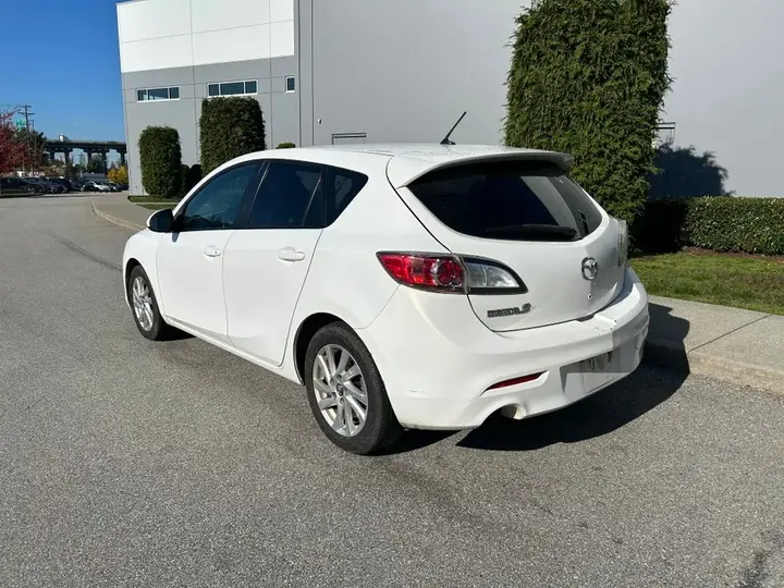 Mazda Mazda3 2013 photo 3